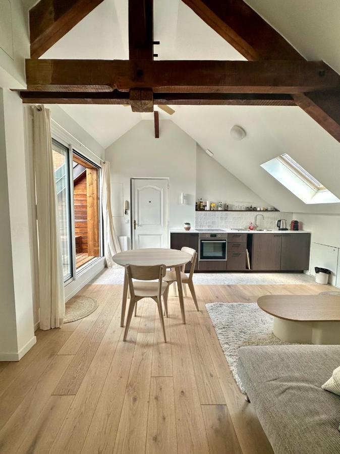 Ecrin De Calme Avec Terrasse Apartment Chambery Bagian luar foto